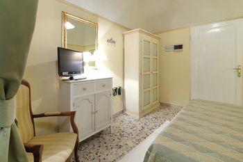 Residenza Maglioni Al Battistero Pensión 2*